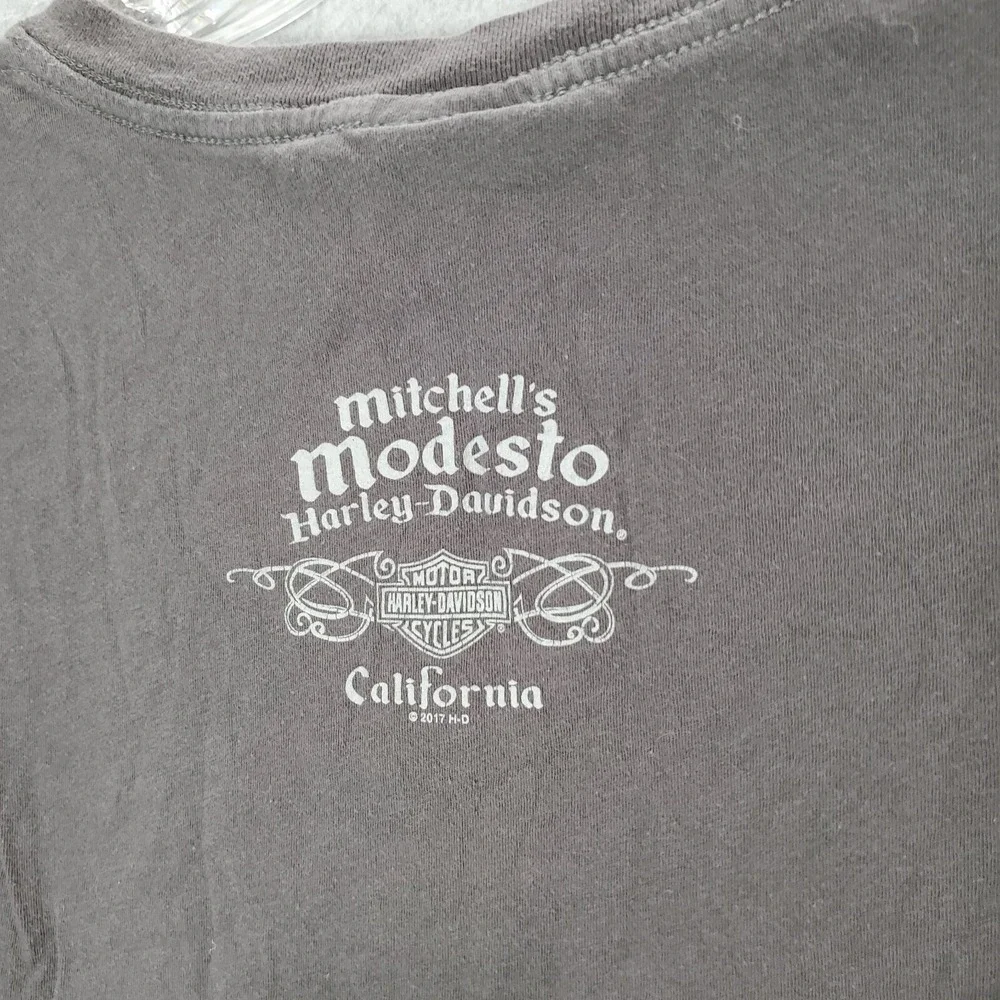Harley Davidson Women Top M Gray Shirt Skull Rhinestones Mitchells Modesto CA‎